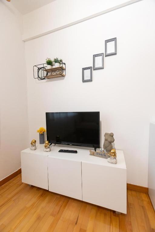 Light-2 Lovely Apartment In Tiranë Ngoại thất bức ảnh