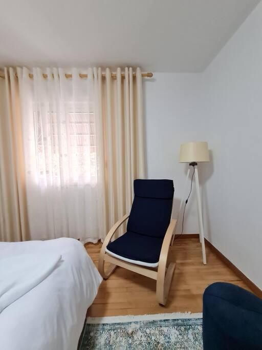 Light-2 Lovely Apartment In Tiranë Ngoại thất bức ảnh